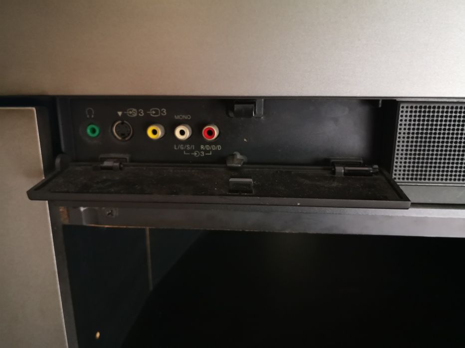 Televisor Sony 32 polegadas com móvel e colunas surround