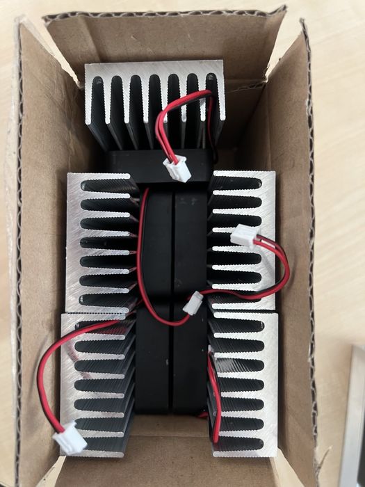 Радіатор з кулером охолодження