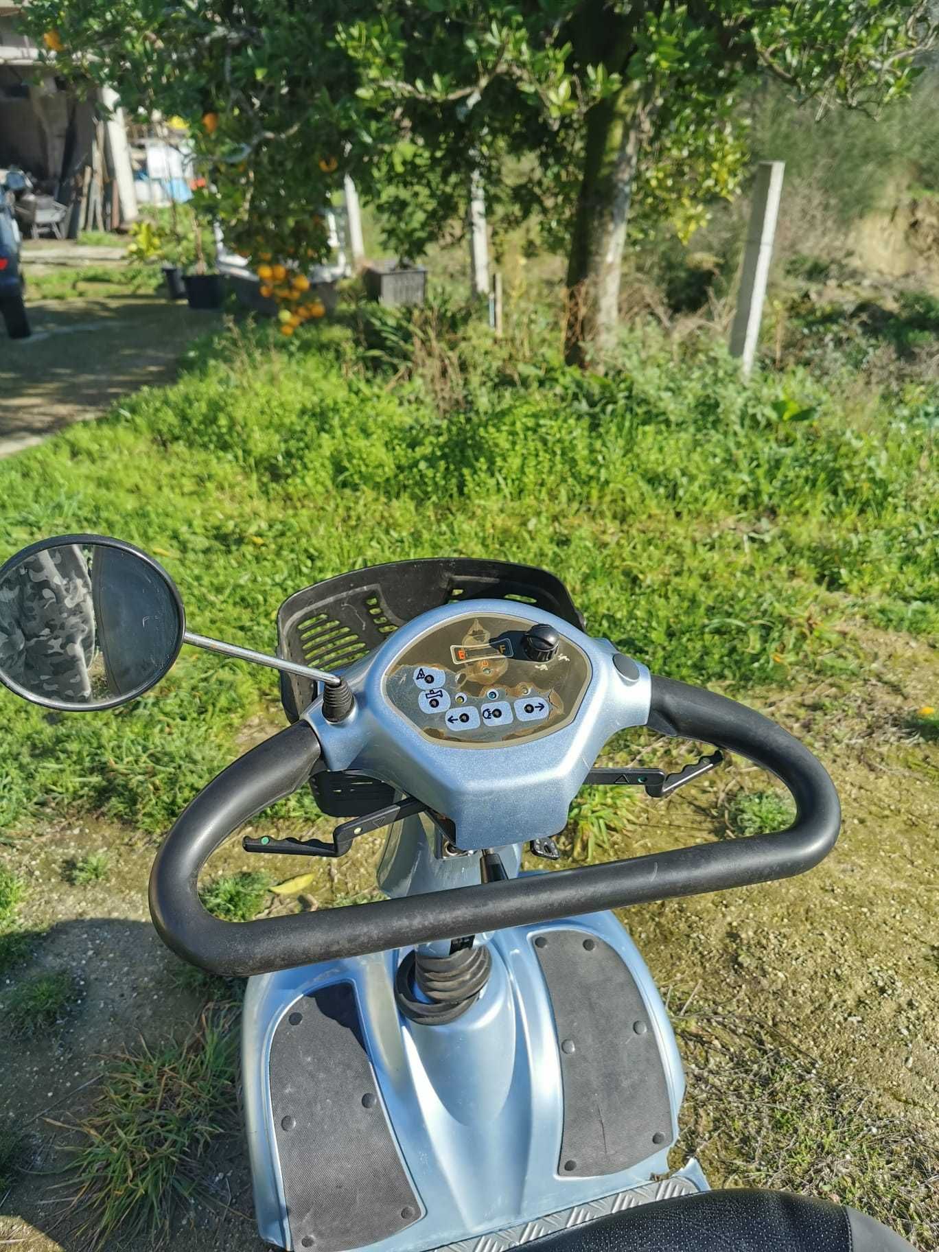 Cadeira / motinha eletrica