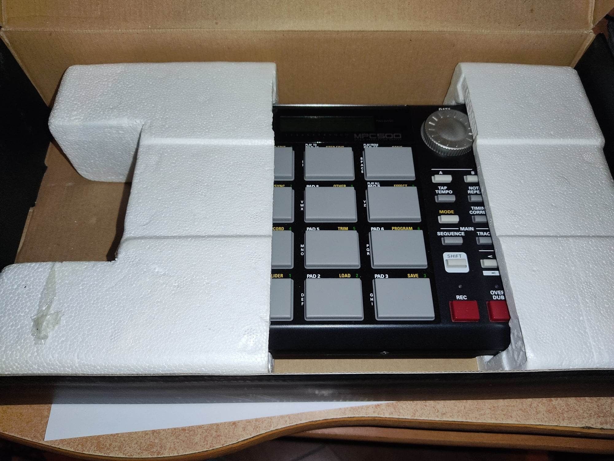 Akai MPC 500 Sampler