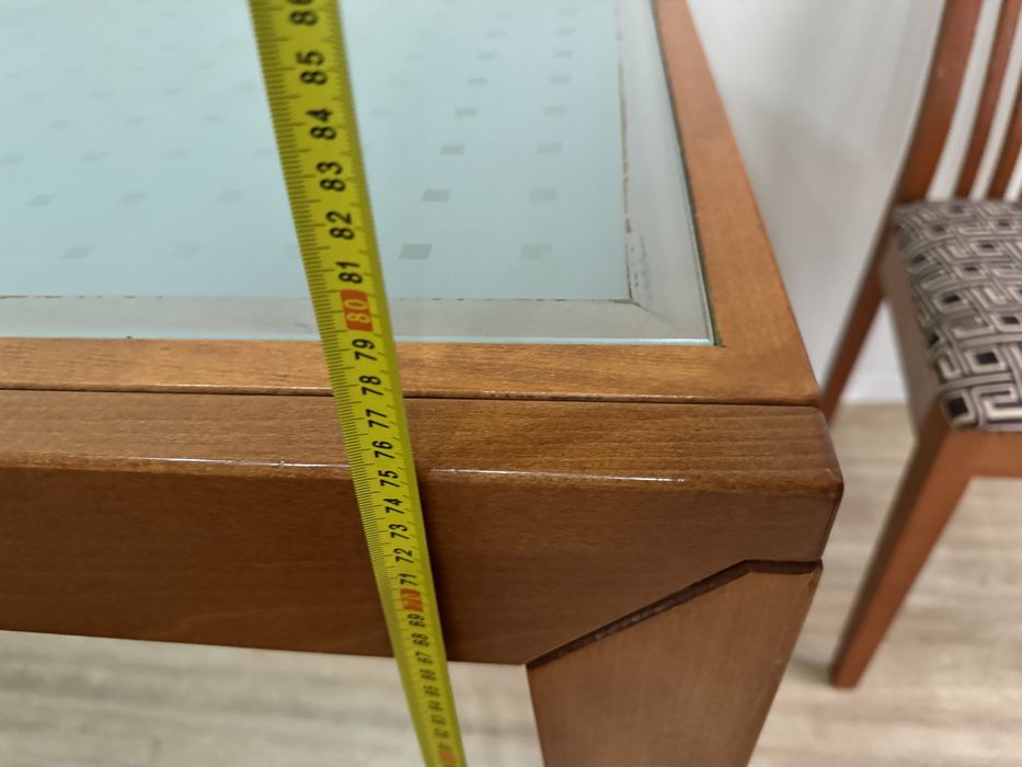 Обідній деревʼяний скляний стіл +стільці