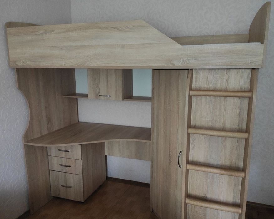 Ліжко дитяче , горище