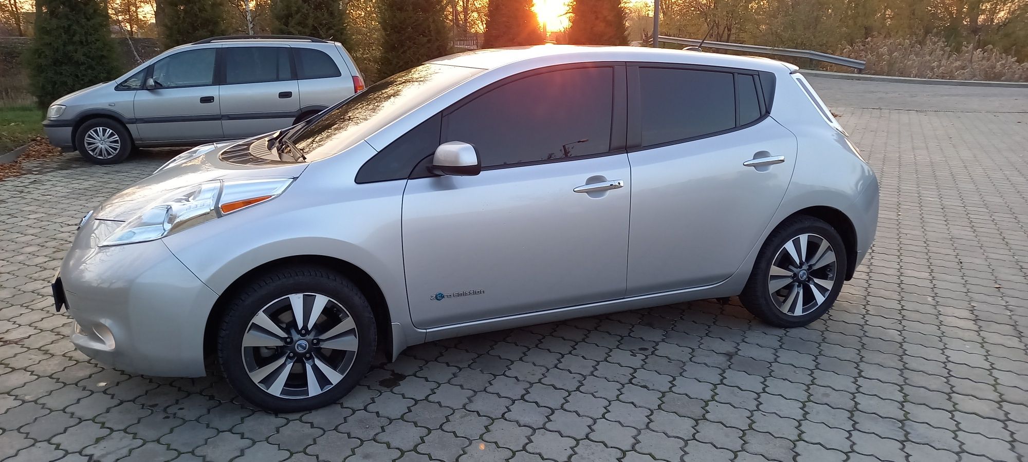 Nissan Leaf SV 24kw 2016. Продам