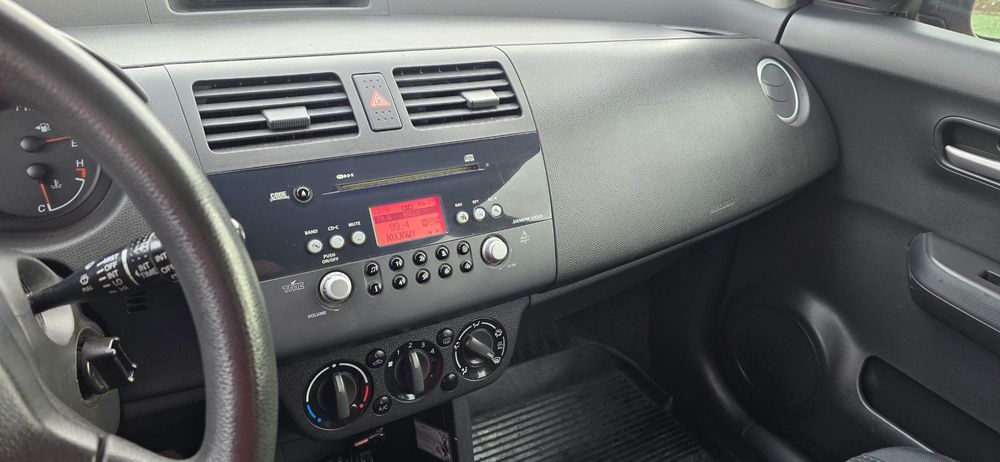Suzuki Swift 1.3B 2005r, 5 drzwi klima