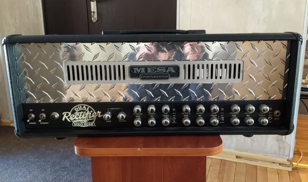 Mesa Dual Rectifier - гітарний підсилювач

Три канали: зелений, пома