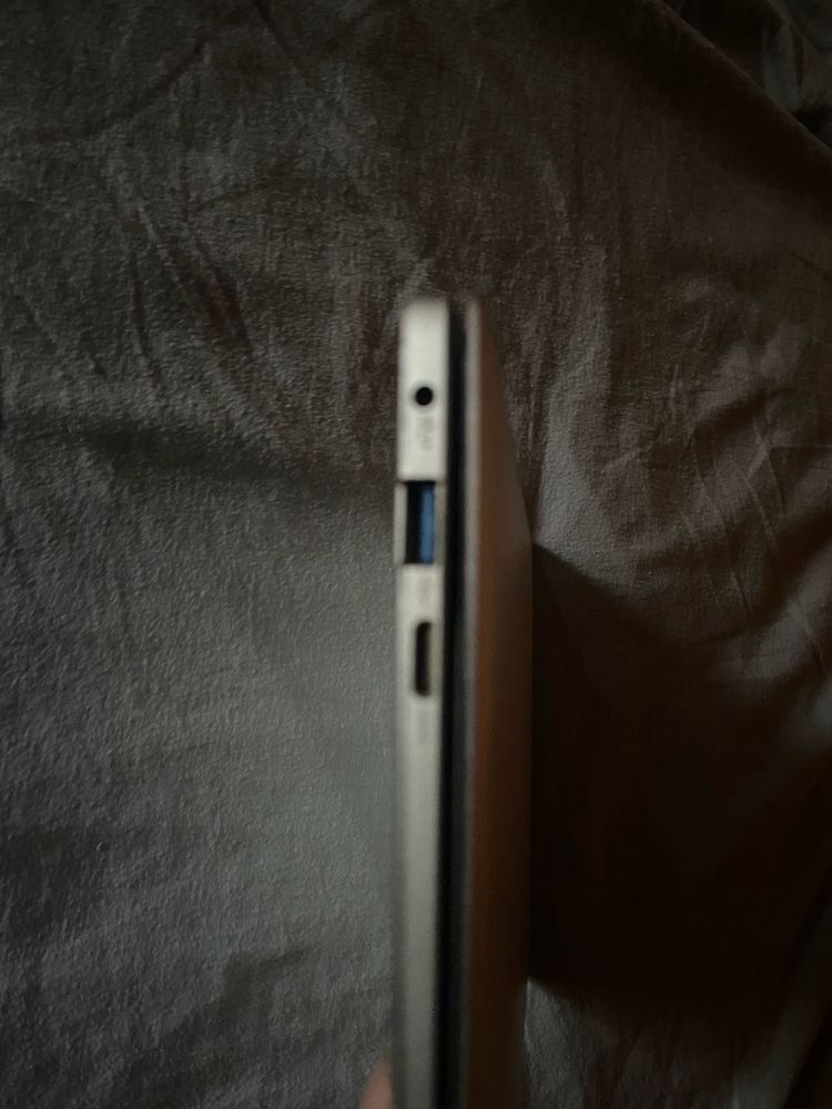 Portatil insys xf7-n1331 como novo