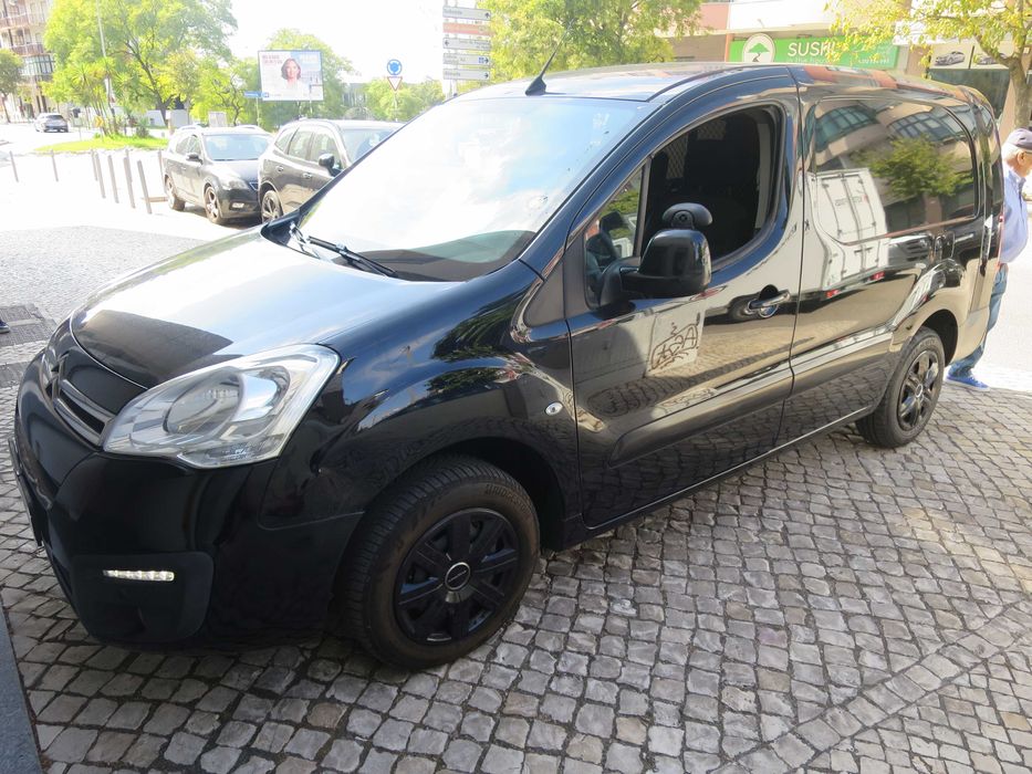 Citroen Berlingo Longo L2 3 Lugares Classe 1 nas Portagens bem mantido