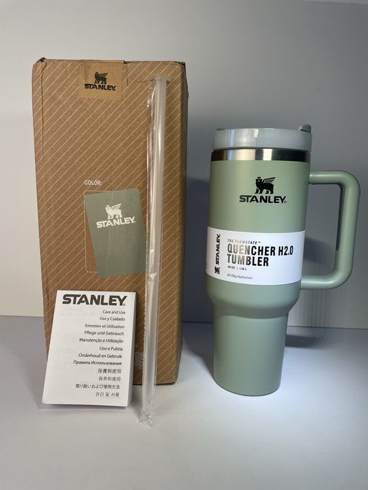 Garrafa Stanley Quencher 1.2L verde NOVA