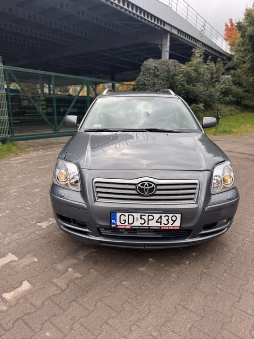 Sprzedam Toyote Avensis 1.8 Benzyna