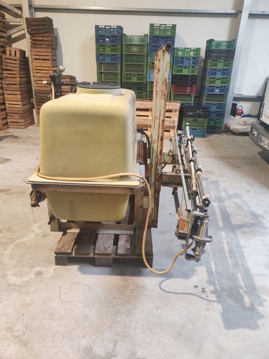 Opryskiwacz rolniczy polowy ciśnieniowy zawieszany