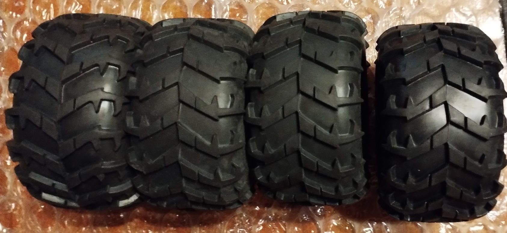 RC 1/8 monster truck.