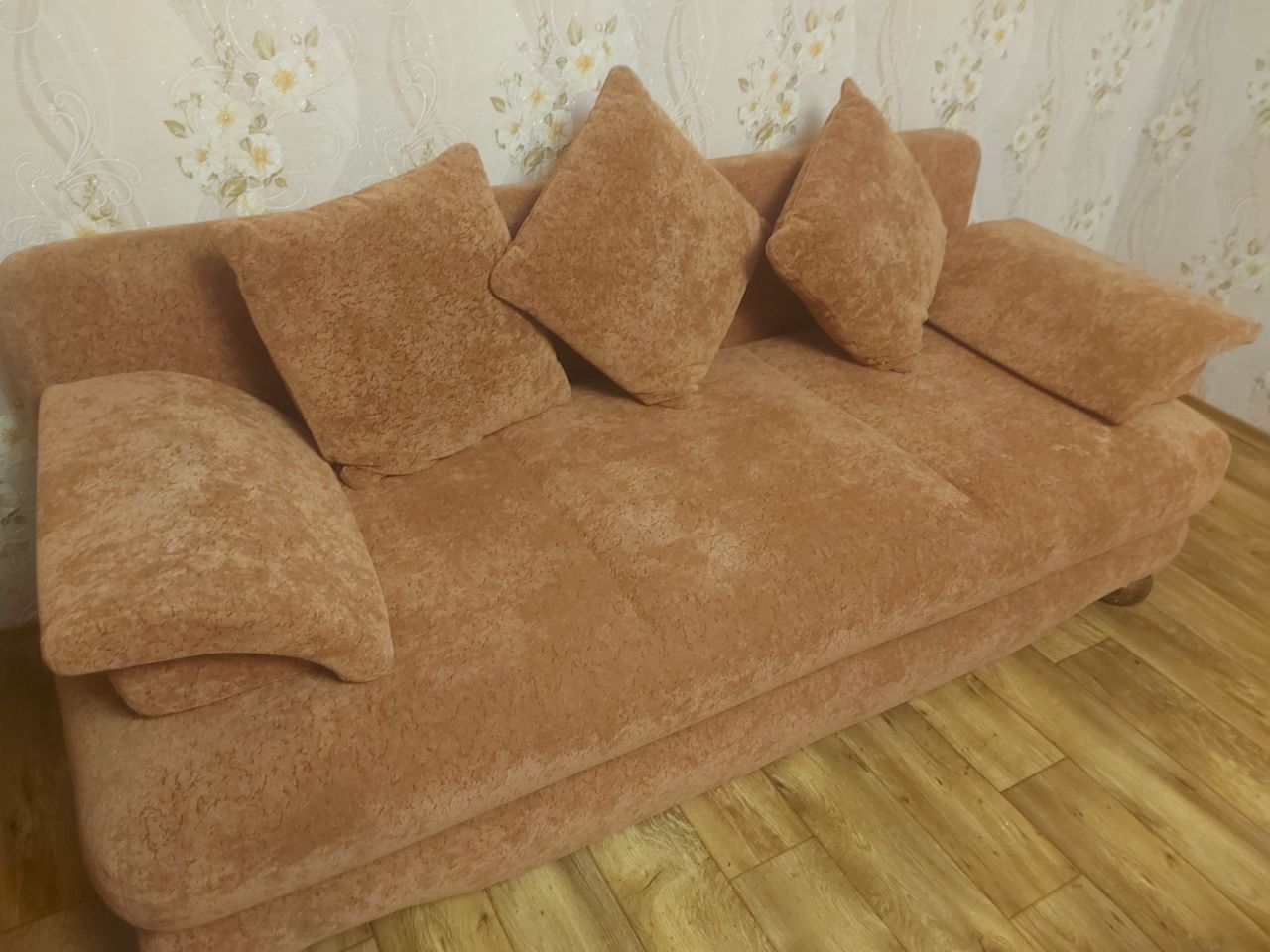 Продам диван срочно