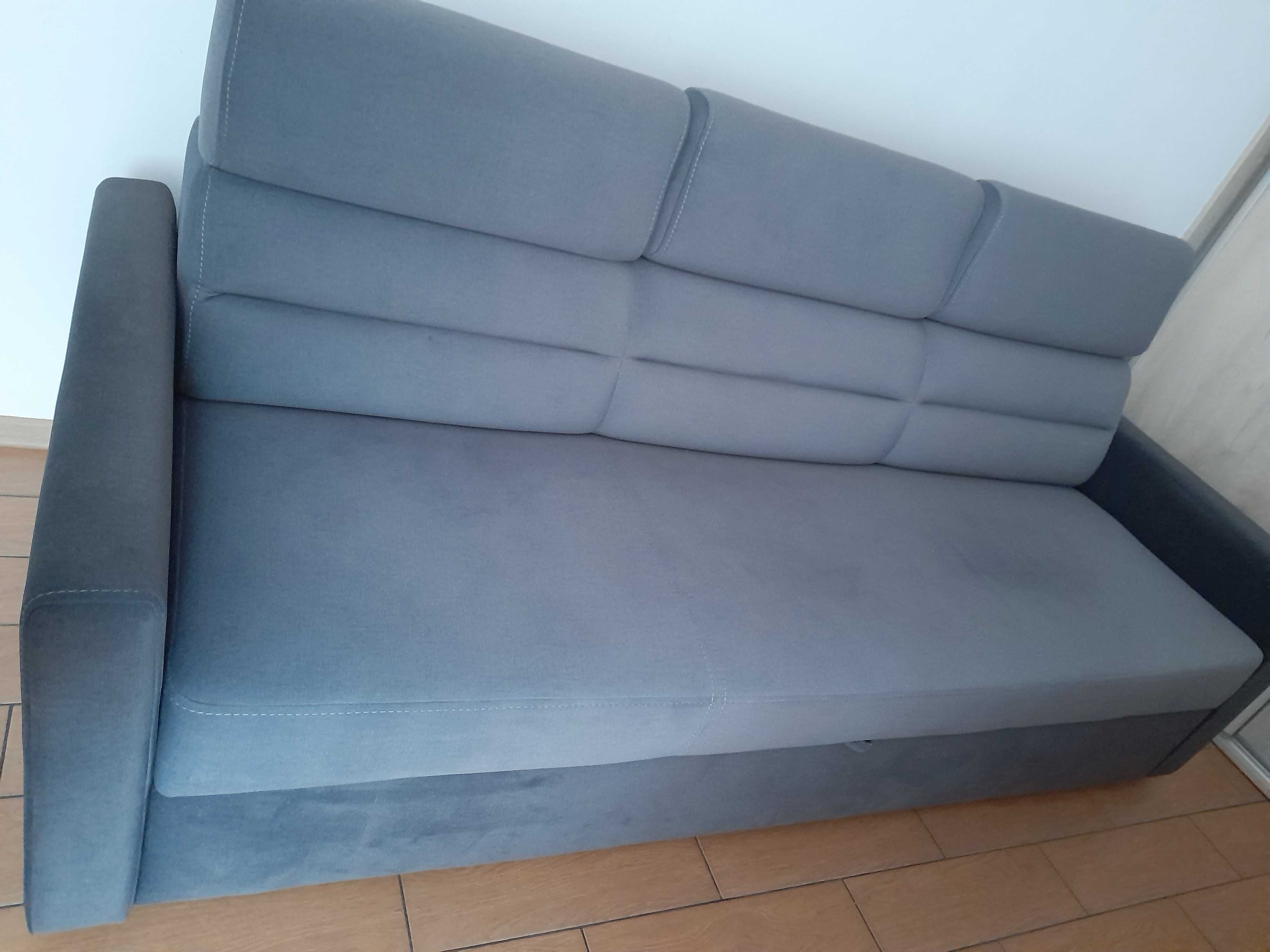 Rozkladana sofa z regulowanym oparciem