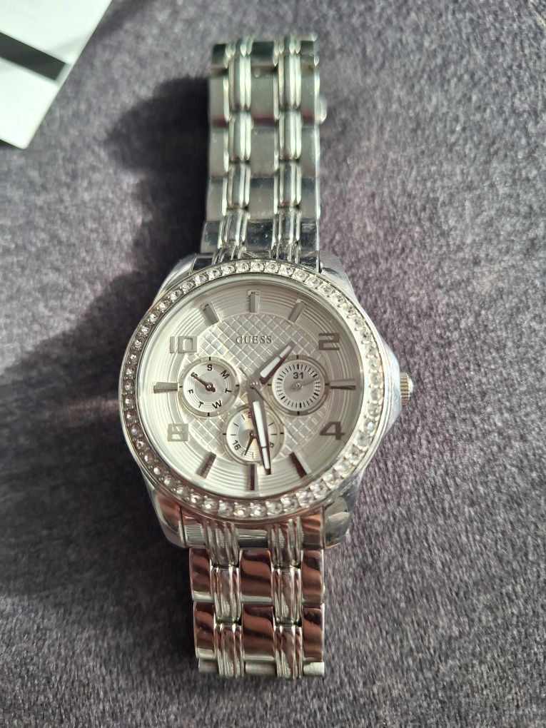 Zegarek Guess srebrny