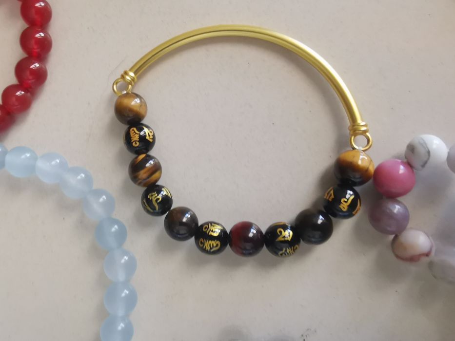 Pulseiras de cristais Reais