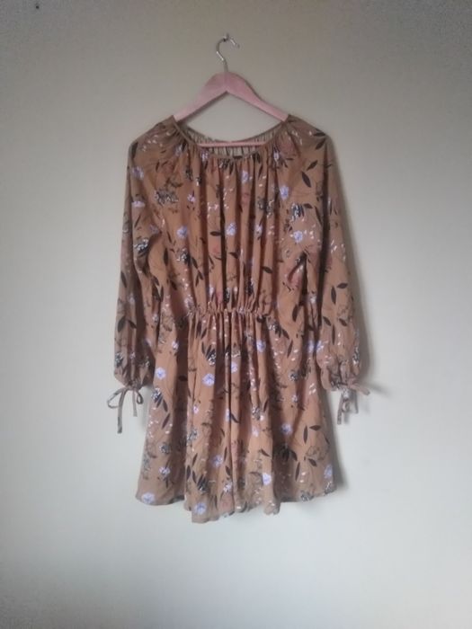 Musztardowa sukienka w kwiaty oversize M