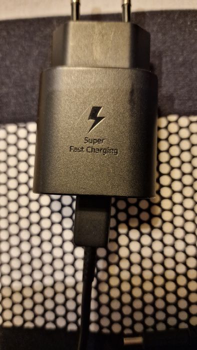 Samsung Galaxy S20, 128GB, nowe słuchawki AKG, etui Spiegen, Dual  SIM