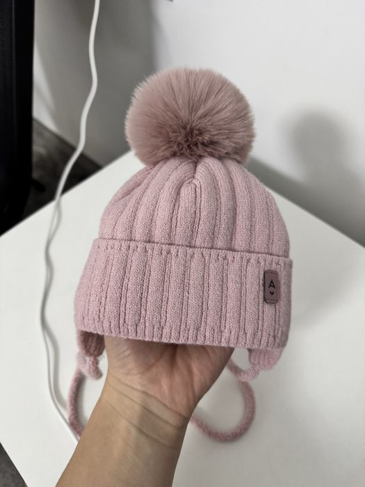 Шапка НОВА розмір на 6 місяців