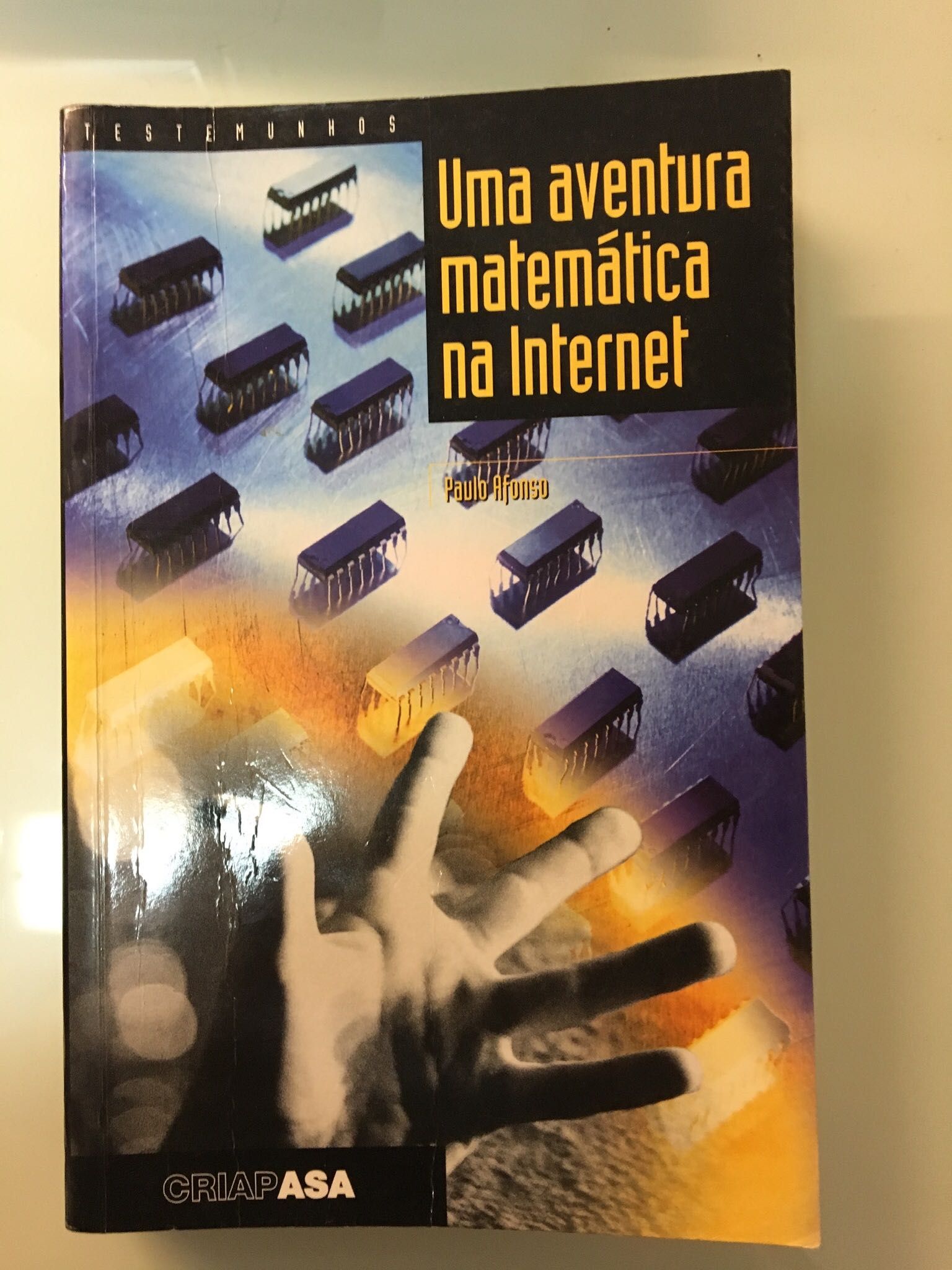 Vários livros - “A Pérola”, “Felizmente há luar”, “Resumos Lusíadas...