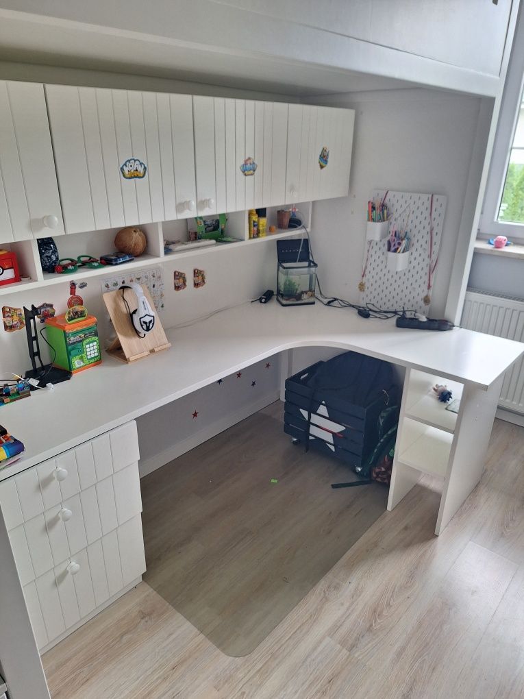 Łóżko z biurkiem solidne drewniane