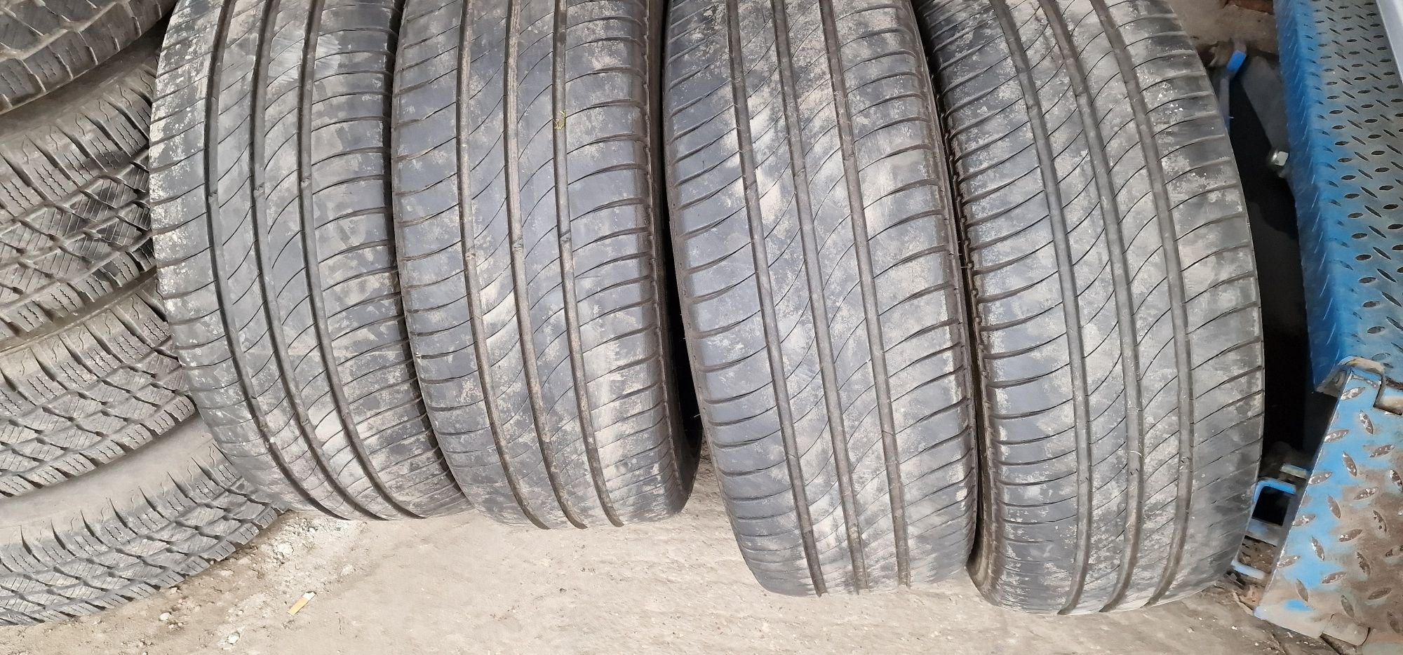 Opony Letnie R17C 235/60-Michelin-7mm