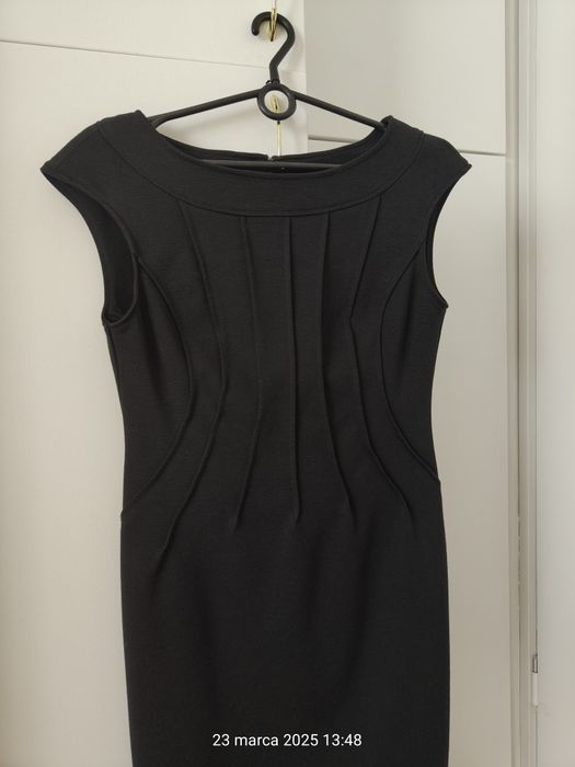 Czarna dopasowana  sukienka