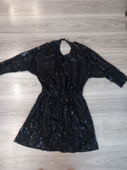 Sukienka Mohito r. 40 cekinowa nowa