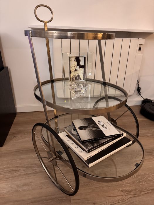 Carrinho de apoio - Area