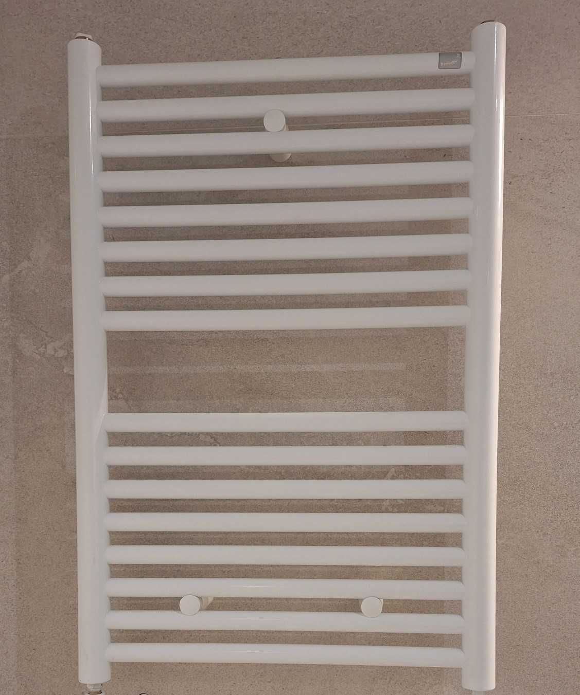 grzejnik łazienkowy Zehnder Klaro 74,6 x 50 cm nowy
