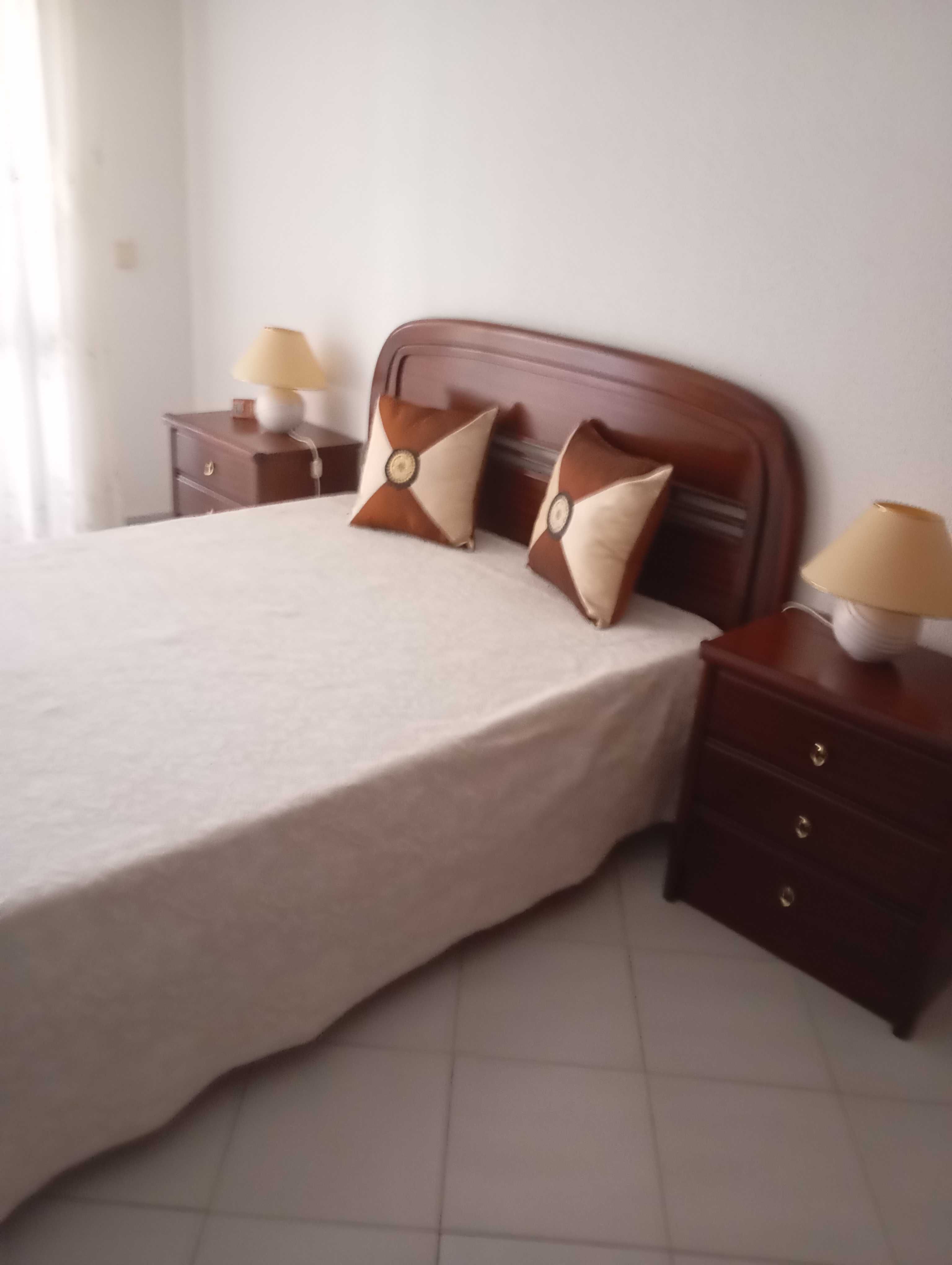 Quarto em zona sossegada. Só para senhora de preferência professora