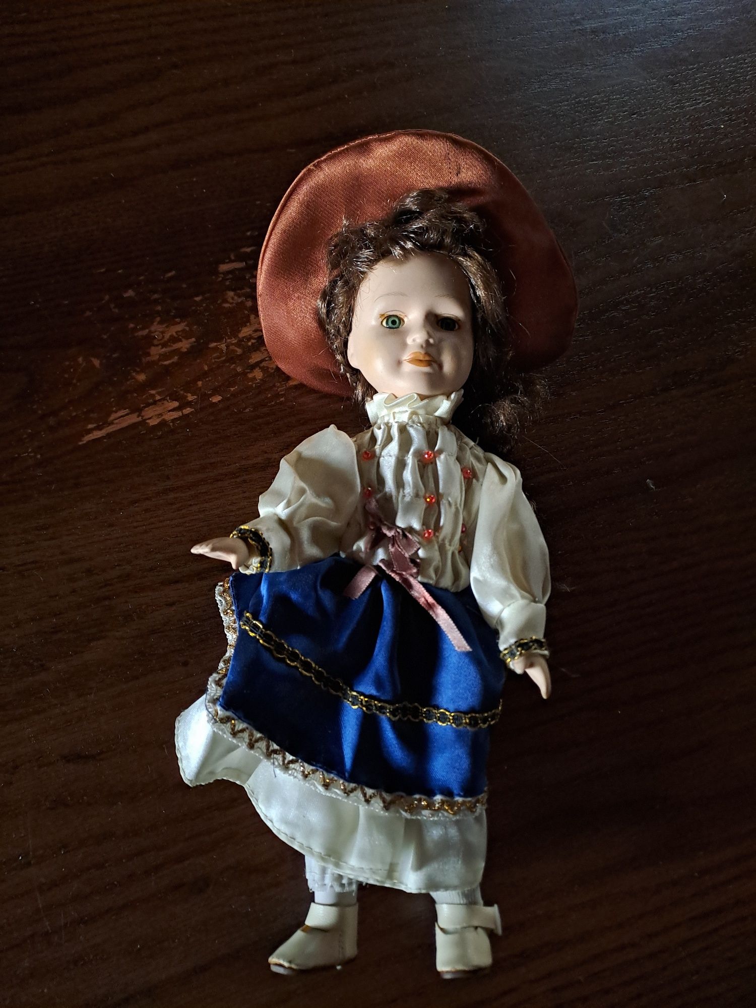 Lalka porcelanowa