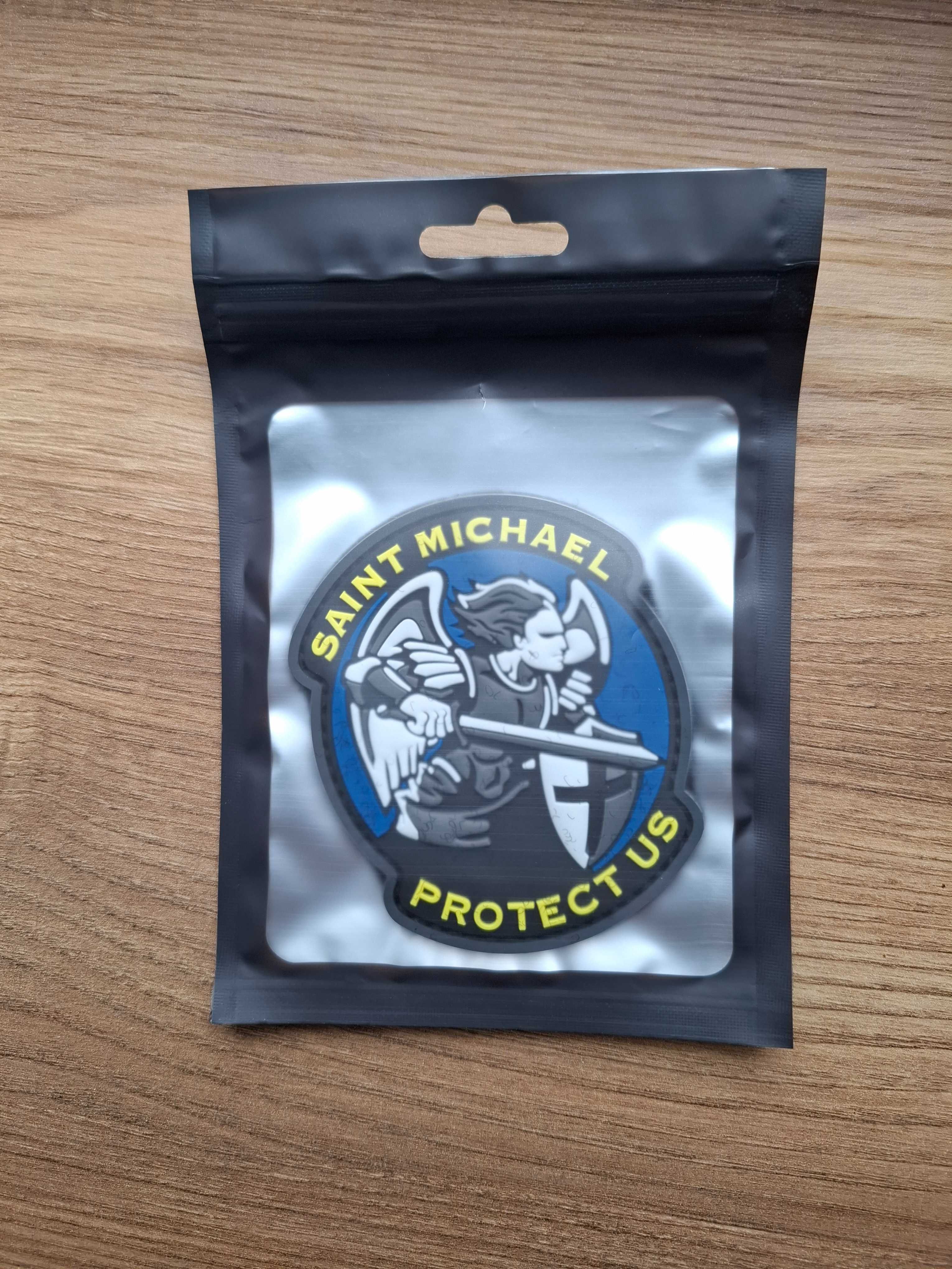 Zestaw dwóch naszywek Saint Michael Protect Us PVC
