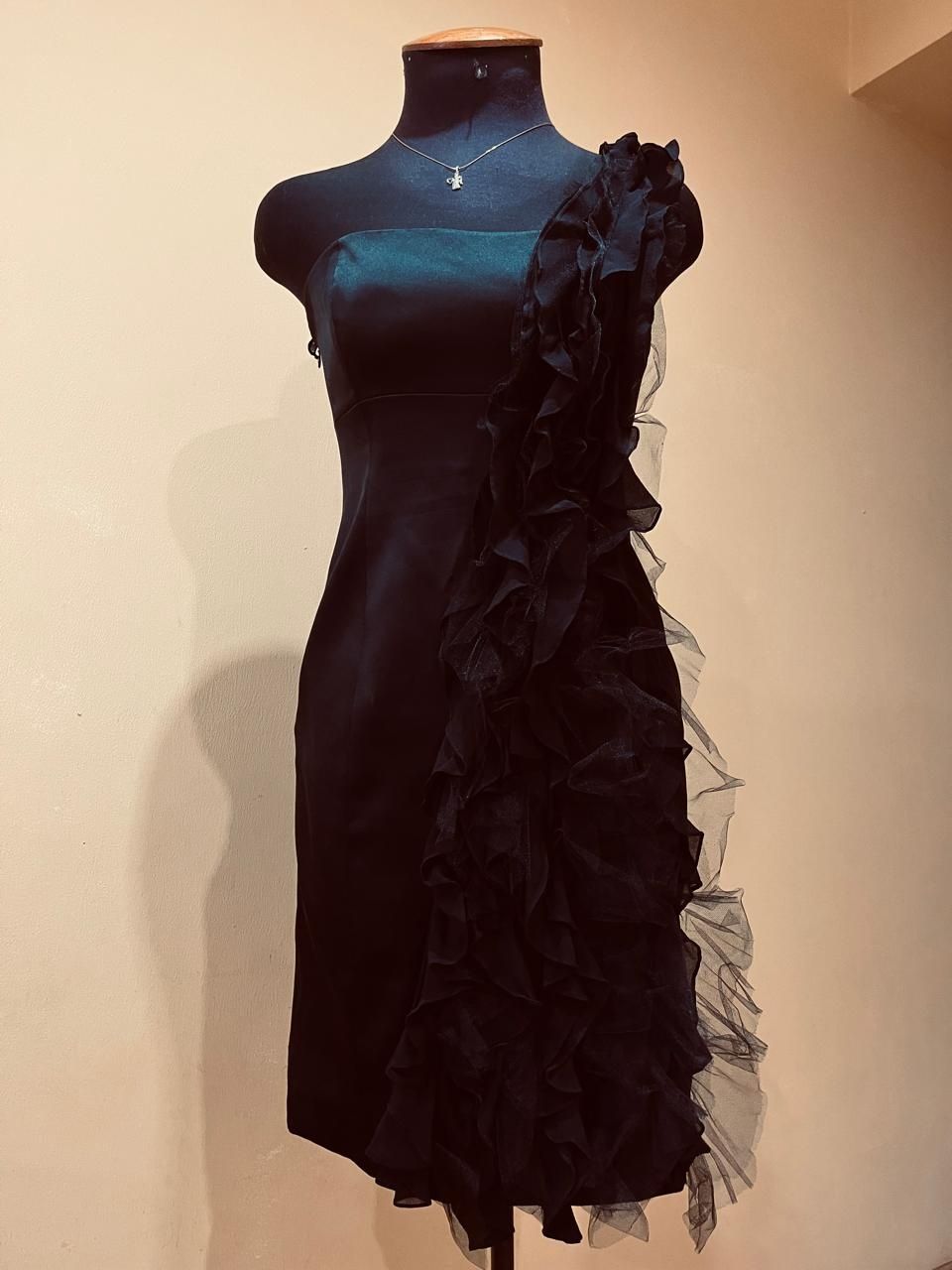 Продам  шикарное платье Karen Millen, England, оригинал, размер 12 М