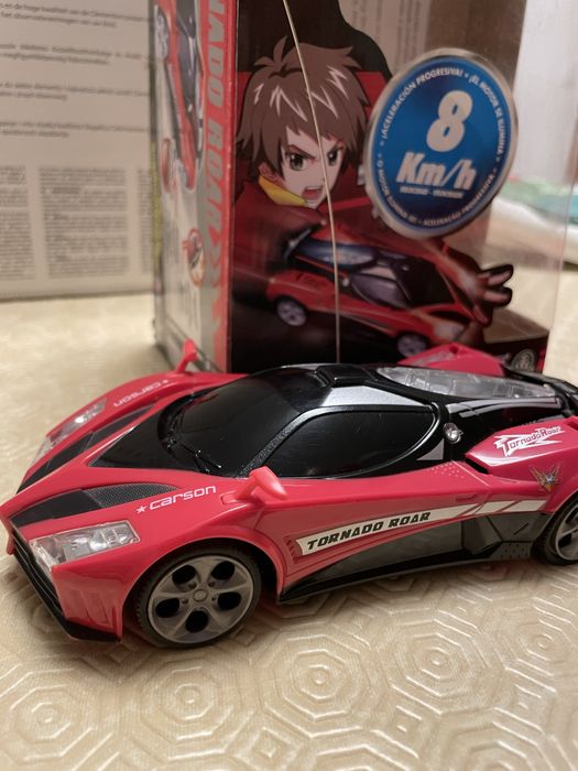 Carro telecomandado vermelho
