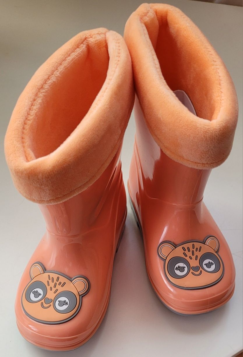 Яскраві резинові гумові чоботи чобітки з утепленням