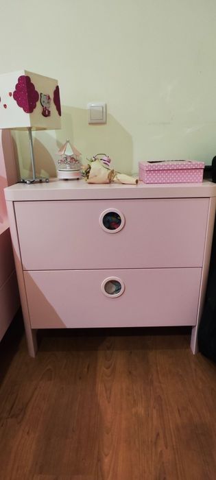 Conjunto IKEA: cama extensível BUSUNGE + colchão VIMSIG + cómoda BUSUN