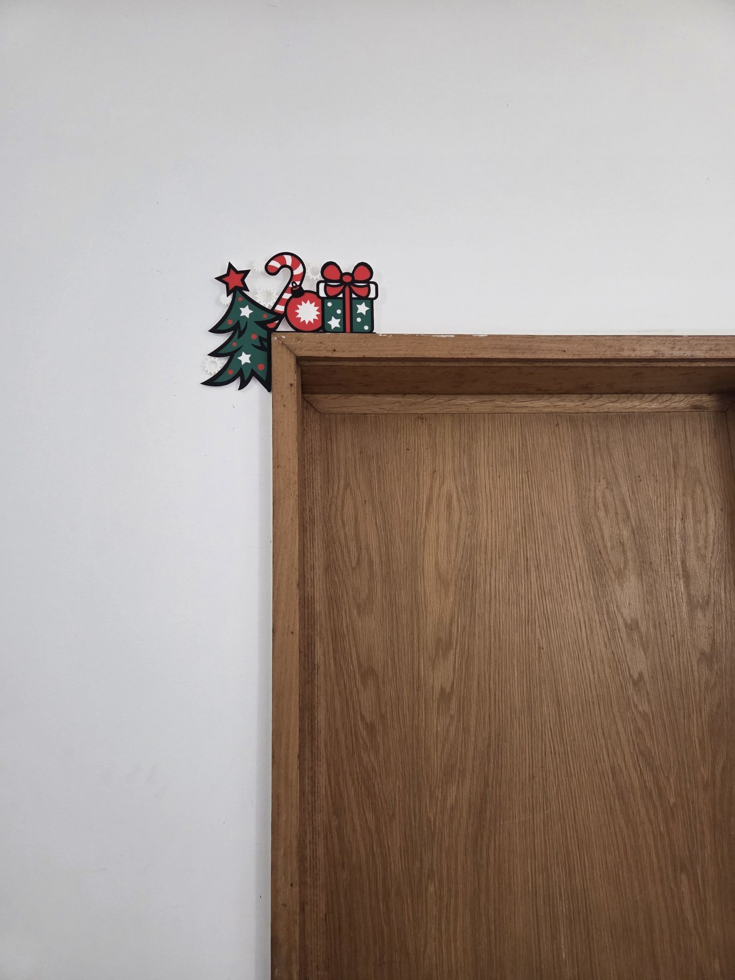 Canto de porta de natal árvores e presentes