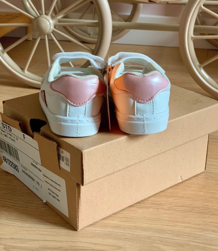 Nowe buciki pierwsze buty wsuwane trzewiki adidasy