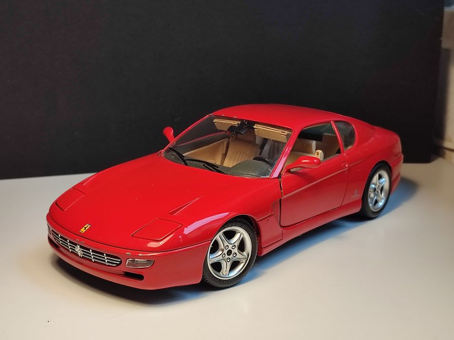Модель Ferrari 456GT 1/18 Bburago
