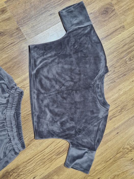 Жіноча піжама НОВА s розміру шоколадний колір