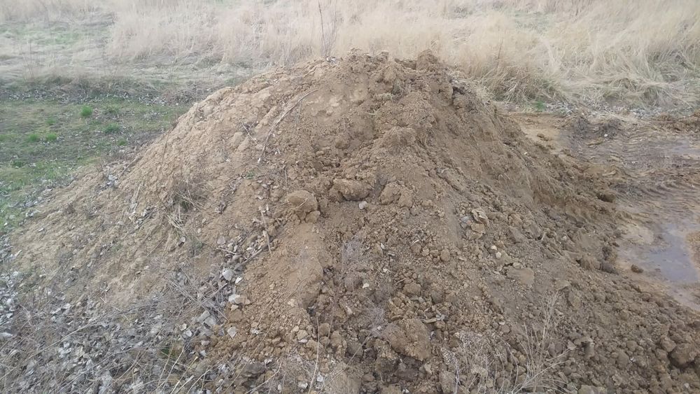 Oddam ziemię z gliną z wykopu