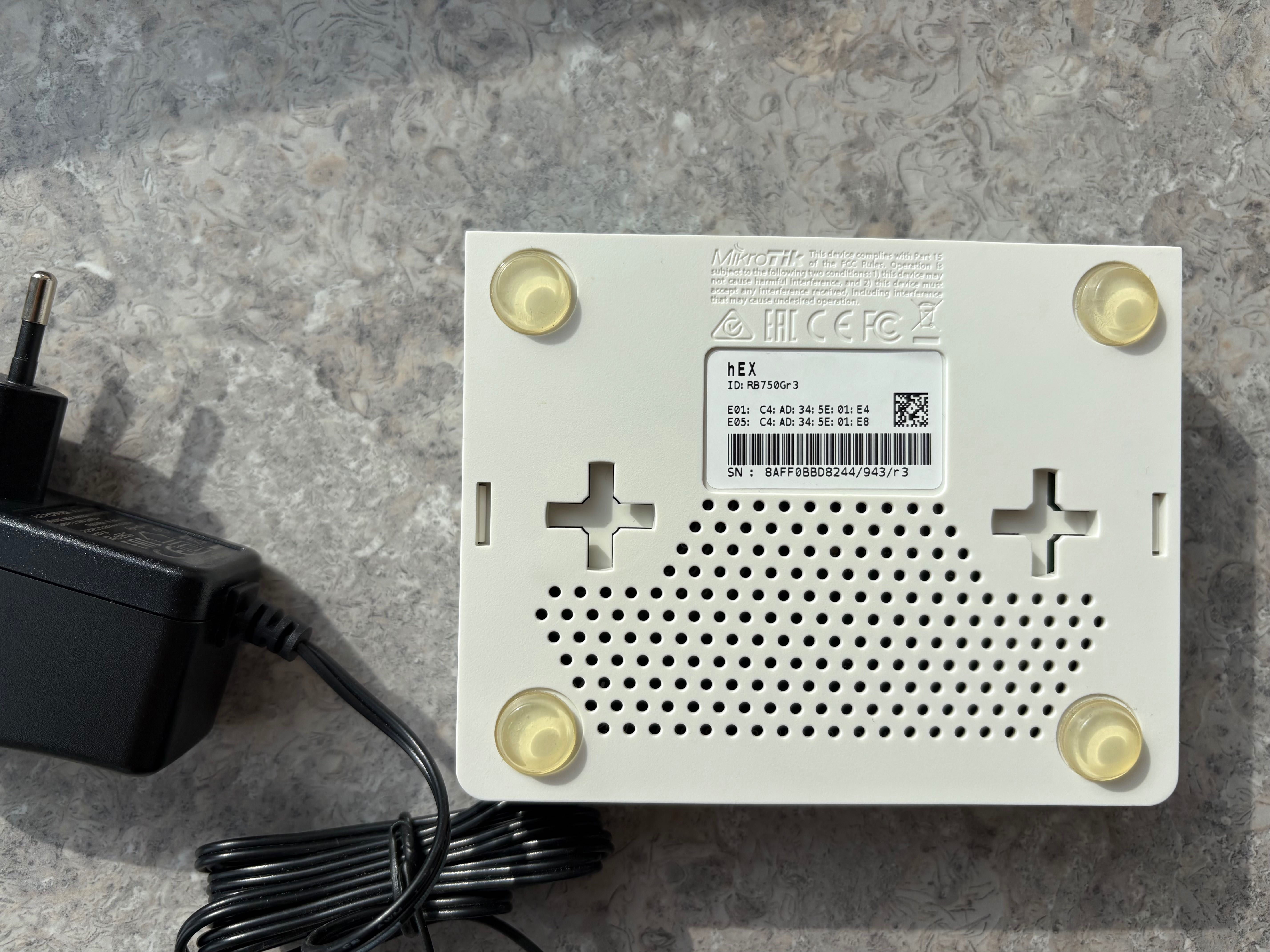Роутер маршрутизатор MikroTik hEX RB750Gr 3