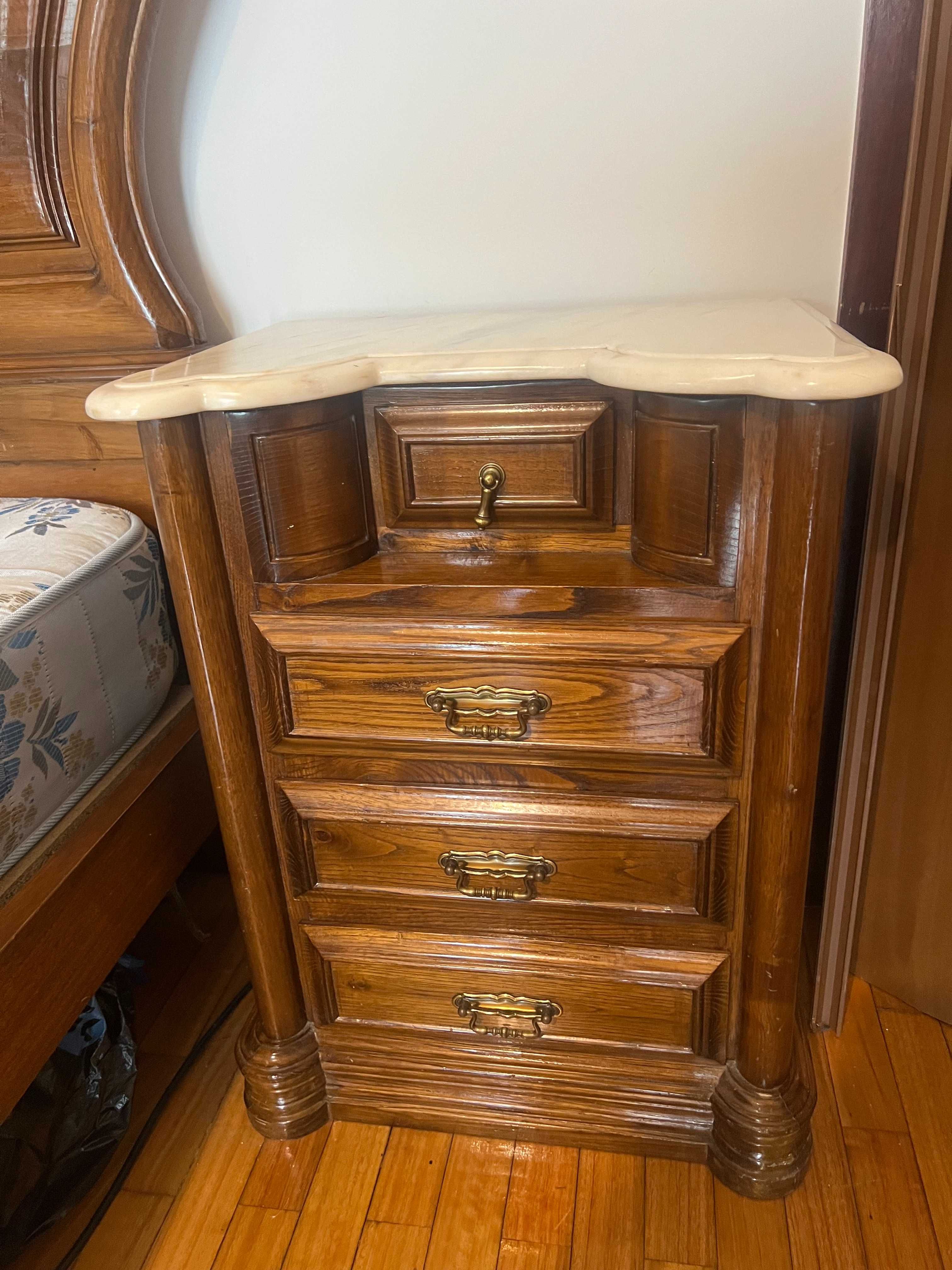 Vendo Quarto de Casal em Madeira Maciça com Mármore