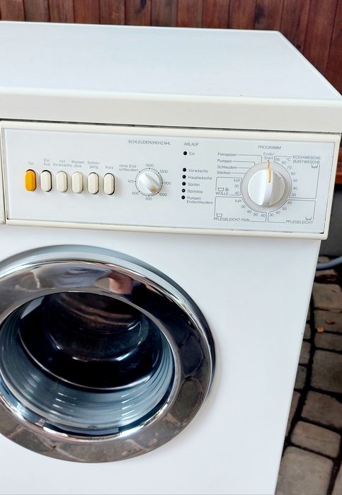 Пралка Miele Novotronic W718