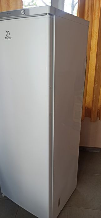 Морозильная камера Indesit No frost