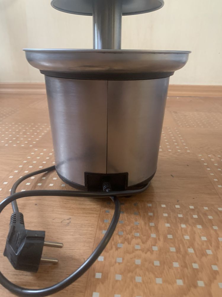 Шоколадний фонтан Clatronic SKB3248