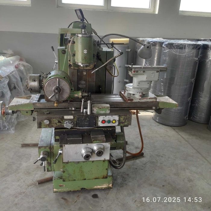 Frezarka uniwersalna FU 251
