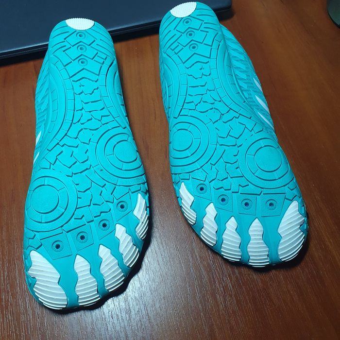 Взуття для води .