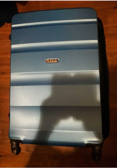 Walizka kabinowa Podróżna na 4kółkach