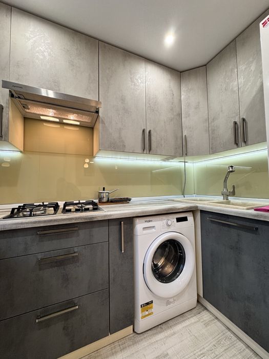 Продаж сучасної 3к.квартири після ремонту ,з видом на Соборну площу !